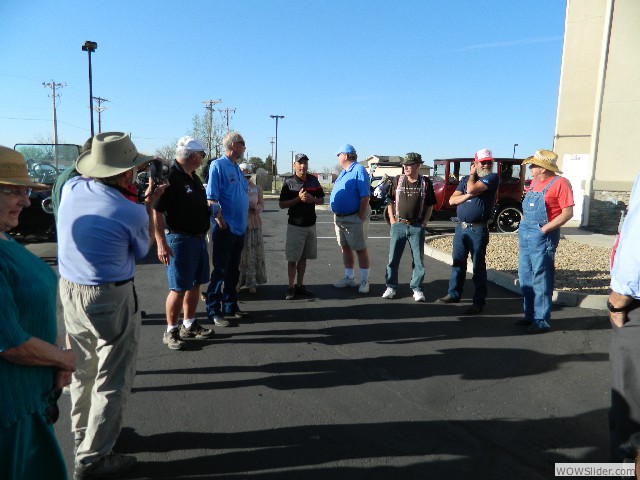 Orlando Ortega explaining the days tour itinerary