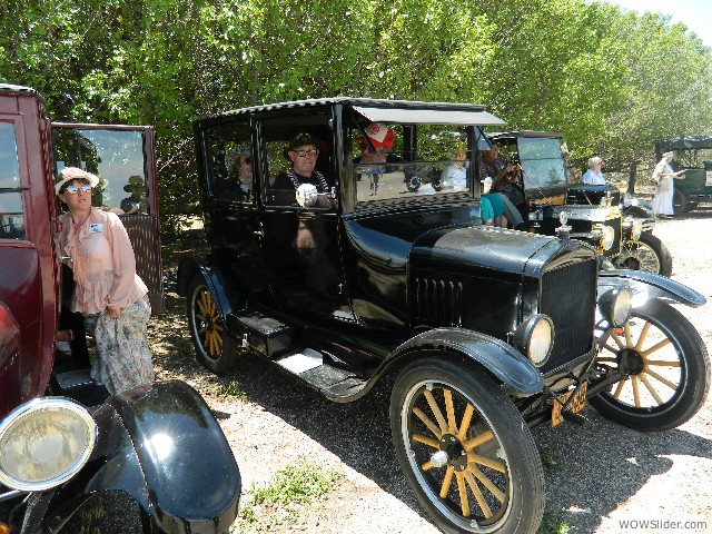 Linda (left) with Bernice, Don, and Vernon at the wheel