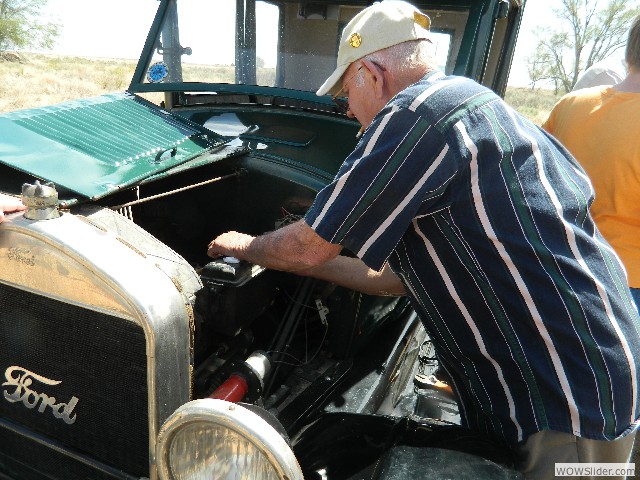 Jerry Harris helping Ken Hanson with his faulty coil