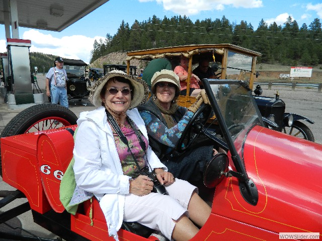 Fran and Lorna in the 1925 speedster