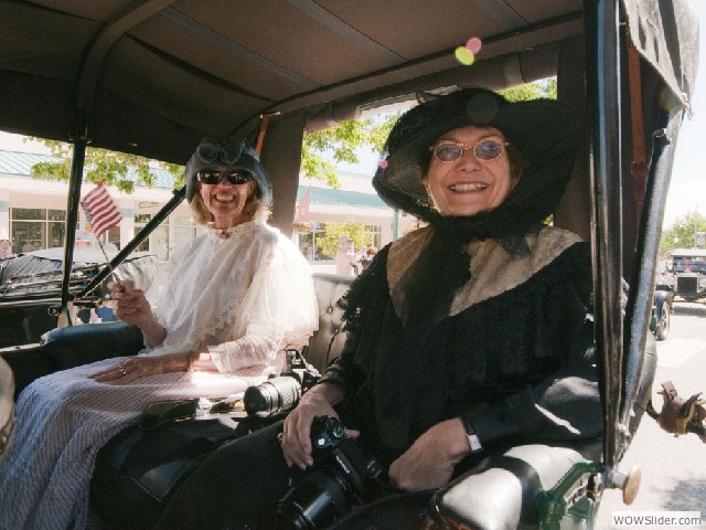 Lorna and Fran (photo by Greg Kendall, ladailypost.com)