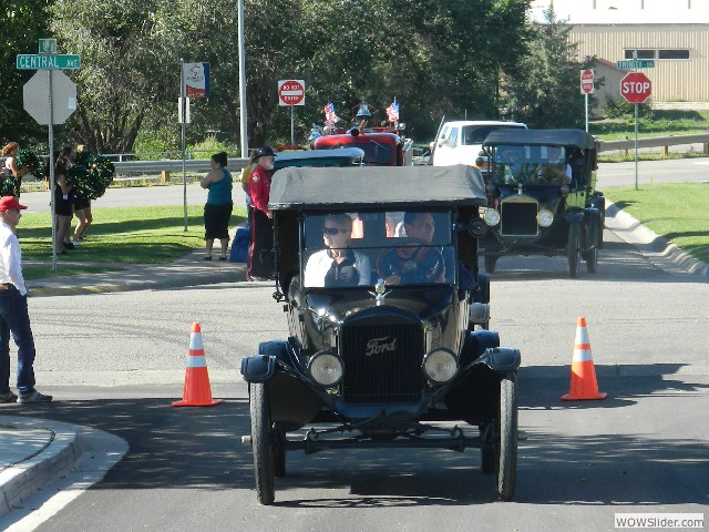 Orlando and Melody entering the parade staging area