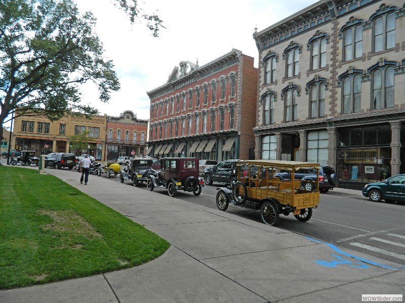 Tin Lizzies on the Plaza with the Gauna's 1917 depot hack.